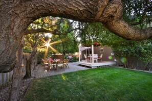 Outdoor dining - Spagnuolo Loop · Spagnuolo...Light, bright, quiet and comfortable (College Place)