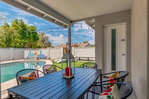 Outdoor dining