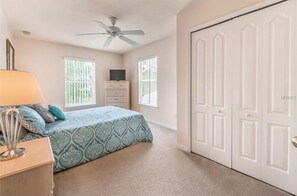 4 bedrooms, in-room safe, desk, iron/ironing board