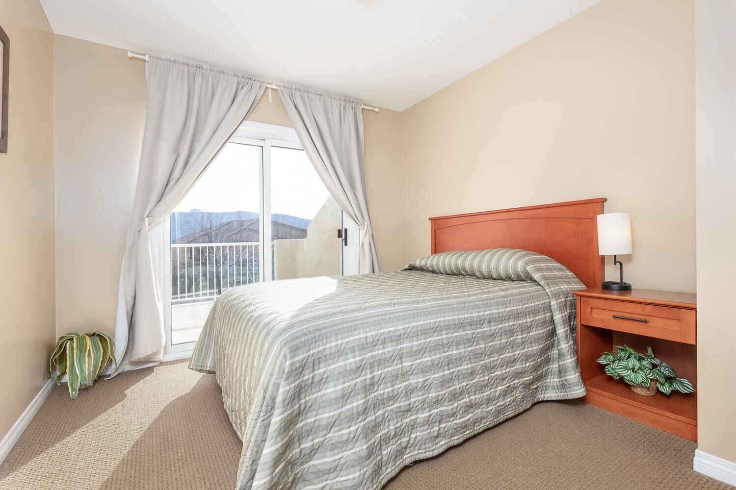 4 slaapkamers, een strijkplank/strijkijzer, reisbedje, wifi