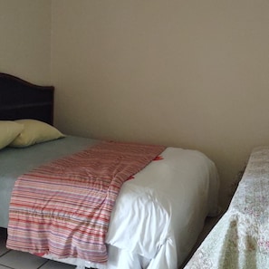 3 slaapkamers, een kluis op de kamer, een strijkplank/strijkijzer