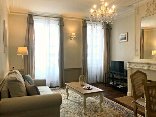 2-ROOM APARTMENT WITH VIEW ON CATHEDRAL, IN HISTORIC CLASS BUILDING