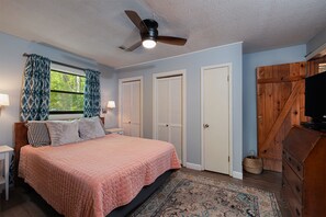 2 bedrooms, free WiFi - Mountain Melody is Your basecamp near the Great Smoky Mountain National Park. (Bryson City)