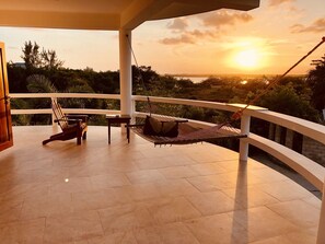 Terrace/patio - Beachfront villa-Private beach-Pool Romantic  (Placencia)