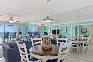 Dining - 2 Beach Chairs and umbrella included!! March through October. (Panama City)