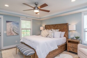 6 slaapkamers, een strijkplank/strijkijzer, gratis wifi, beddengoed