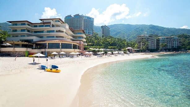 Beach nearby, white sand, free beach cabanas, sun-loungers - Luxury Condo Romantic Zone-Beach (Puerto Vallarta)