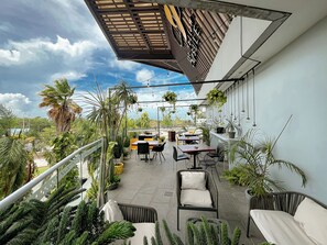 Terrace/patio - The Yellow Capsule Cancun Close to Airport (Cancun)