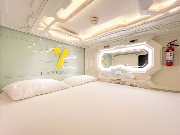 Queen Capsule | Free WiFi, bed sheets - The Yellow Capsule Cancun Close to Airport (Cancun)
