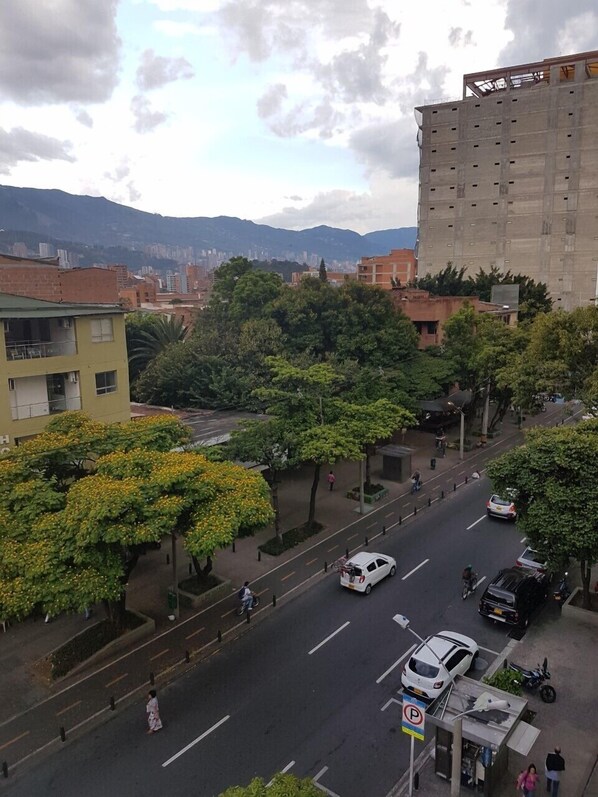 View from property - Hotel Lyon (Medellín)