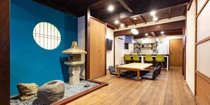 Townhouse, 3 soverom (for 8 Guests, Tsuki) | Spiseområde på rommet