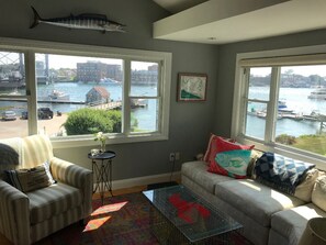 TV, DVD player - Waterfront condo with sweeping Portsmouth views - 3 (Kittery)