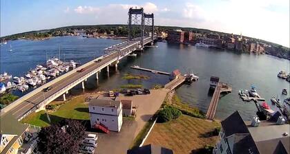 Waterfront condo with sweeping Portsmouth views - 3