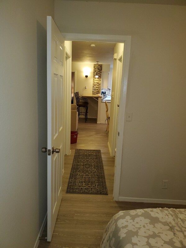 3 bedrooms, desk, iron/ironing board, free WiFi