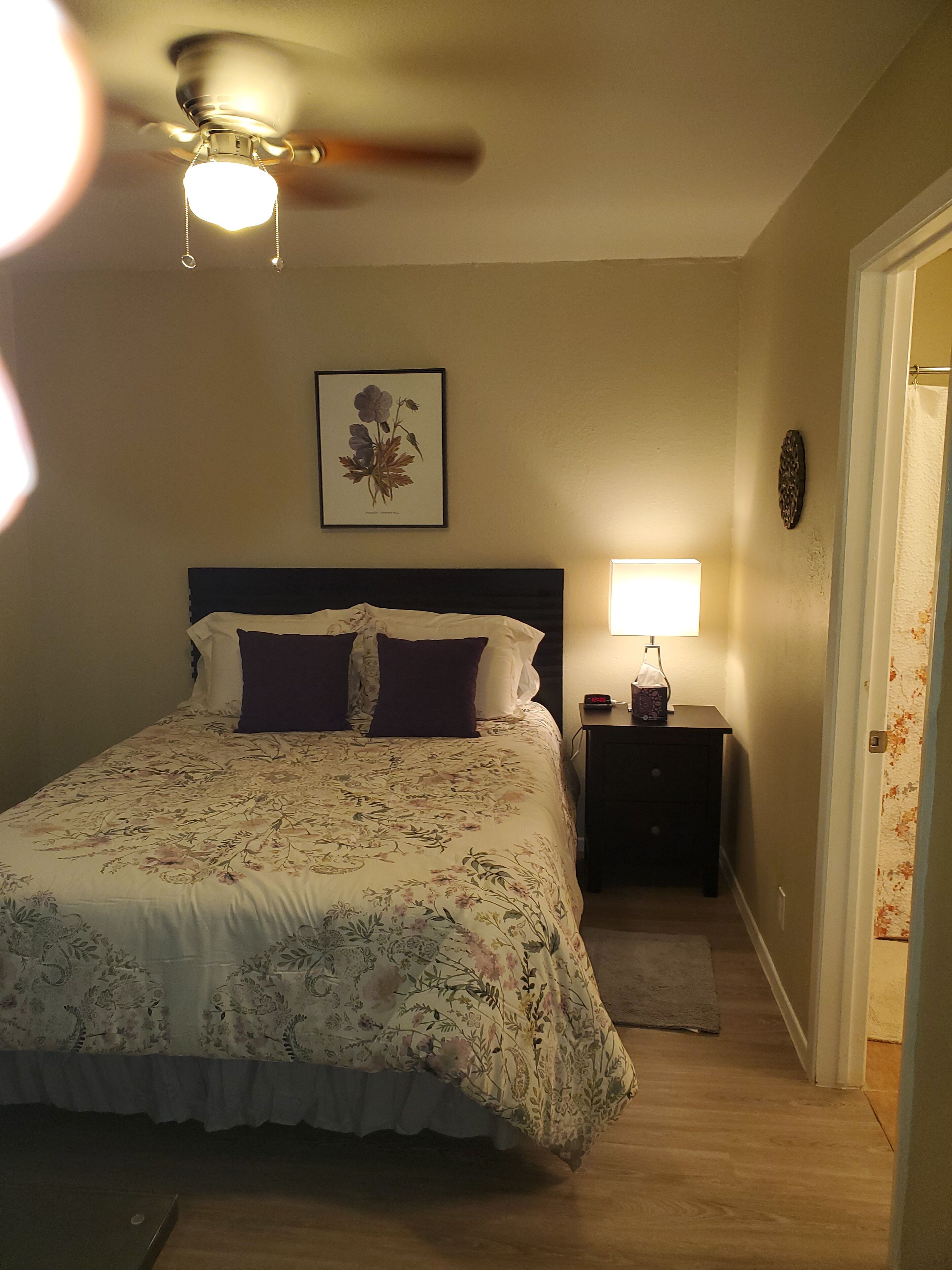 Remodeled 3 BR 2 BA Duplex in Northwest Austin Pet Stays for Free !
