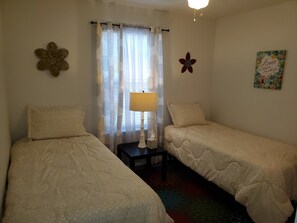 3 bedrooms, desk, iron/ironing board, free WiFi