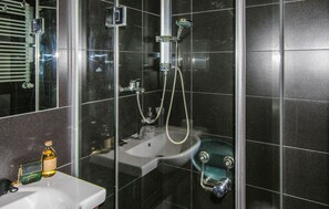 Shower - 1 bedroom cozy apartment in Ostroda (Ostroda)