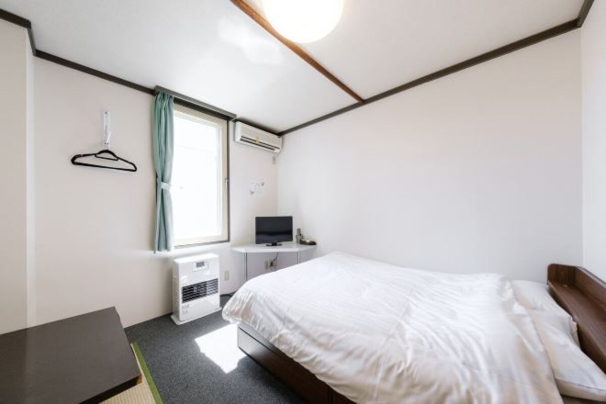 Deluxe Room (Non-Smoking)