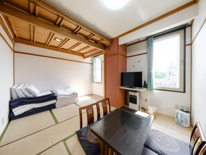 Chambre quadruple traditionnelle, non-fumeur (Japanese Style) | Accès au Wi-Fi (inclus), literie fournie