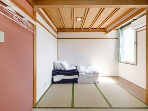Quarto quádruplo tradicional, para não fumantes (Japanese Style) | Wi-Fi de cortesia, roupa de cama