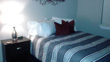 2 bedrooms, desk, iron/ironing board, free WiFi