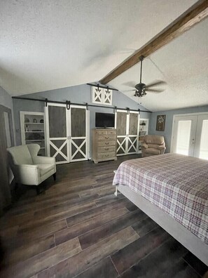 3 عدّة غرف نوم وواي فاي مجانًا وملاءات أسرّة