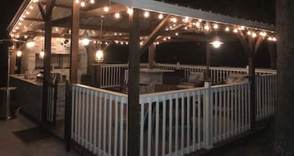 Gran casa de campo en 15 acres: Oasis Ranch! ¡Y a solo 5 minutos del lago Bryan!