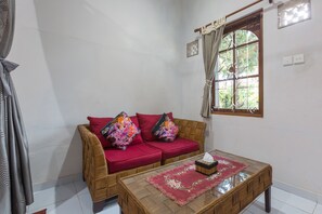 Superior Double Room | Desk, laptop workspace, blackout drapes, free WiFi