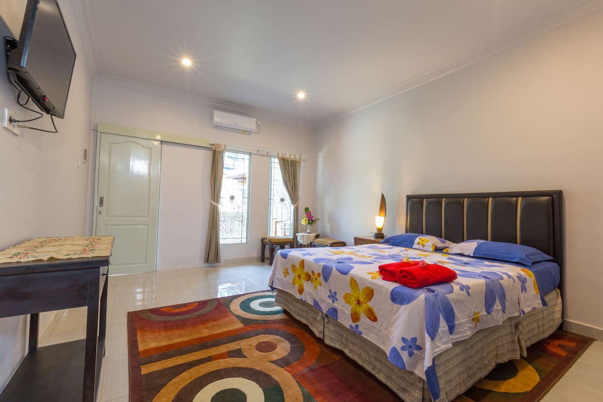 Deluxe Double Room | Desk, laptop workspace, blackout drapes, WiFi (free)