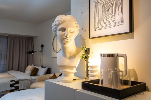 Standard Quadruple Room | Desk, blackout drapes, free WiFi, bed sheets - Sleep Inn B&B (Taipei)