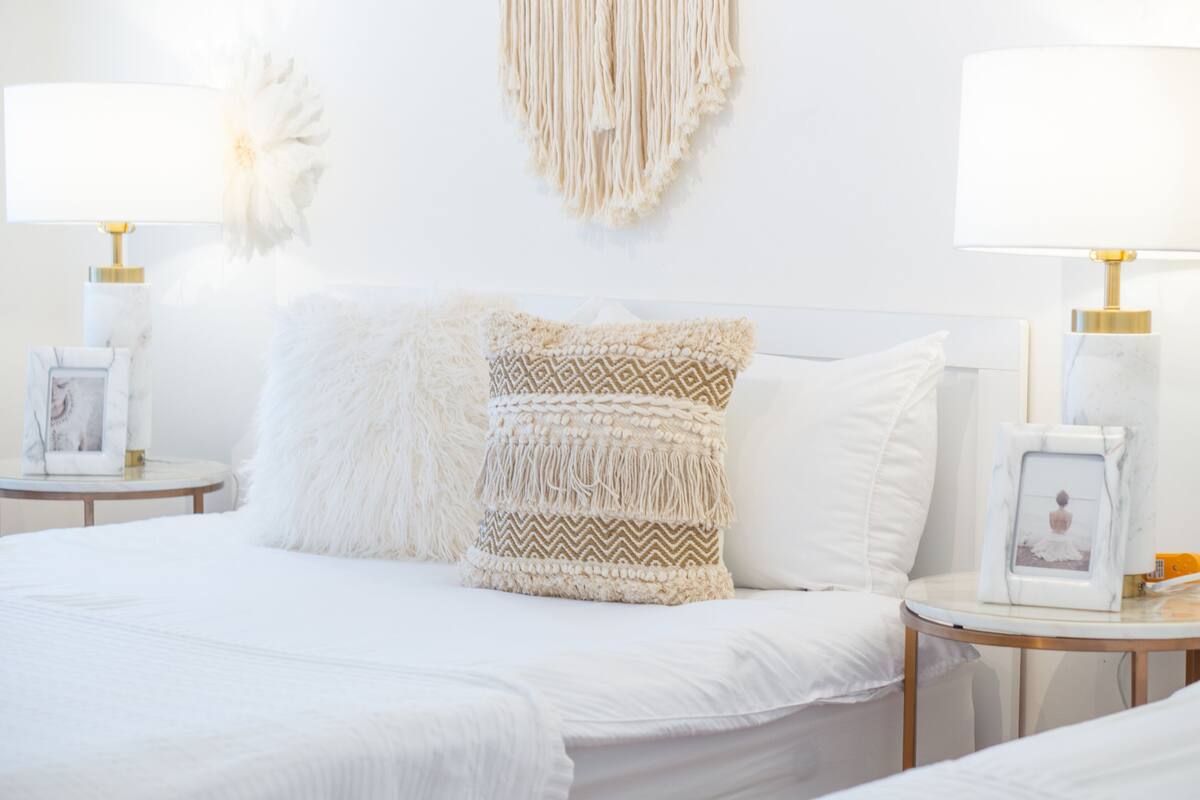 Habitación familiar (20) | Escritorio, cortinas opacas, wifi gratis y ropa de cama
