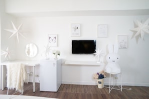 Family Room (13) | Desk, blackout curtains, free WiFi, bed sheets - Sleep Inn B&B (Taipei)