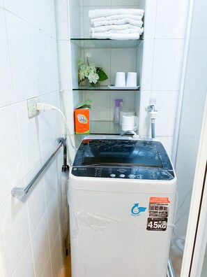 Family Room (13) | Desk, blackout curtains, free WiFi, bed sheets - Sleep Inn B&B (Taipei)