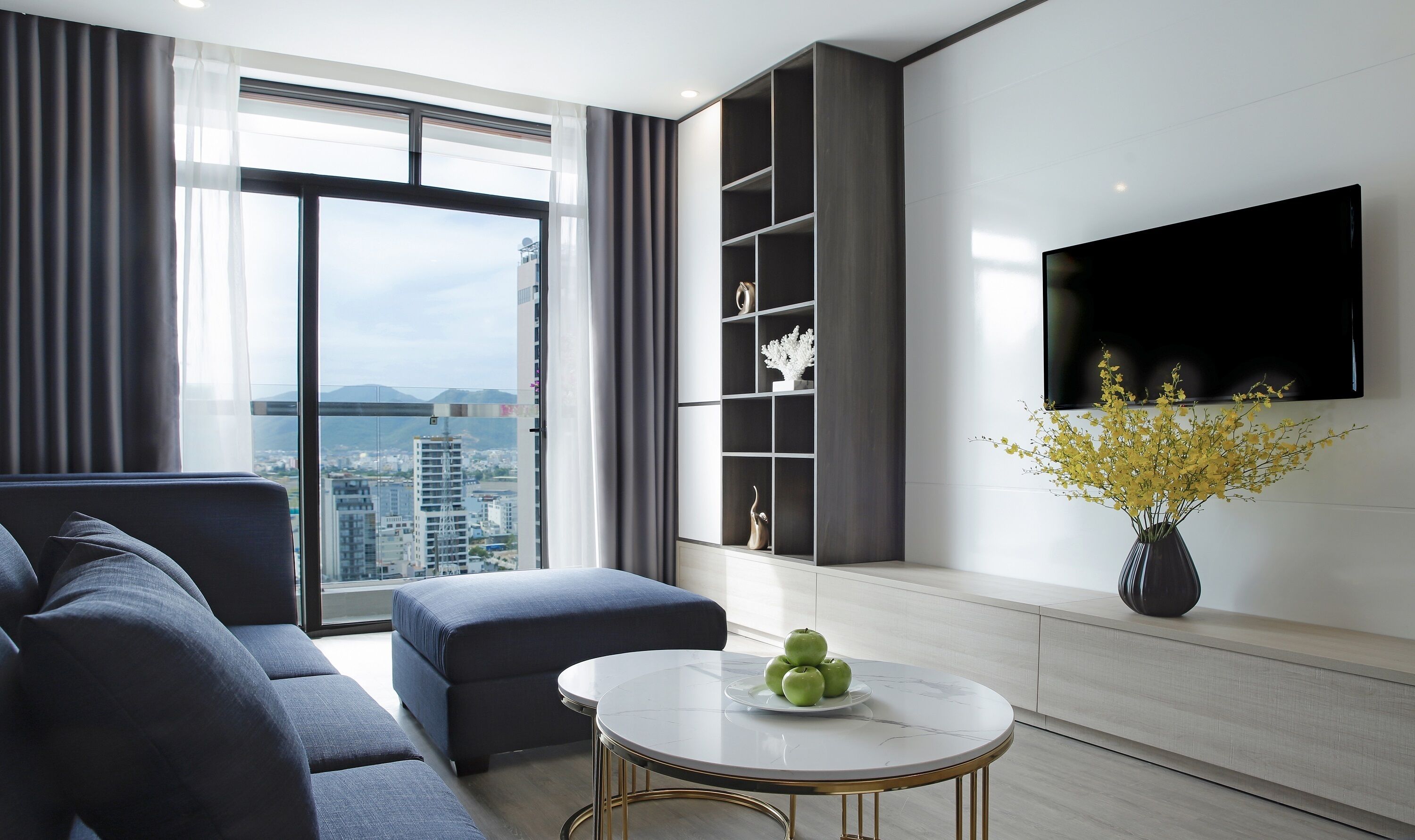 Ropa de cama de alta calidad y minibar 