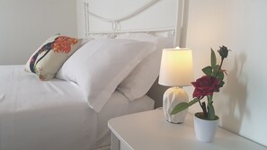 Deluxe-rum | Sängtillbehör av högsta kvalitet, duntäcken och Tempur-Pedic-madrasser