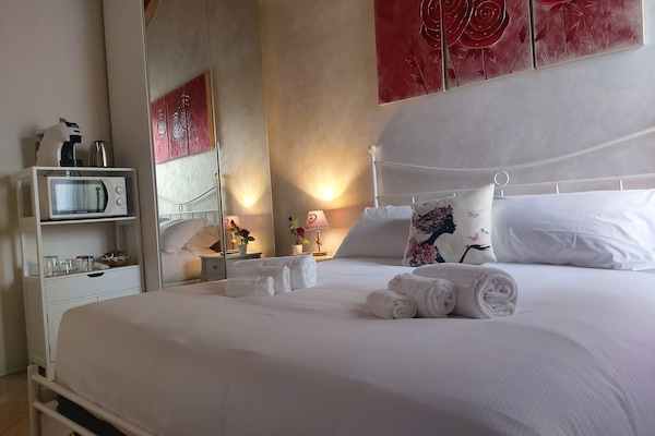 Camera Deluxe | Biancheria da letto di alta qualità, copriletto in piuma