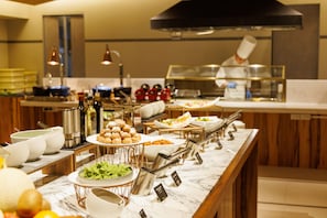 Desayuno buffet (JPY 3600 por persona)