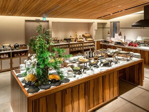 Buffet déjeuner servi tous les jours en supplément
