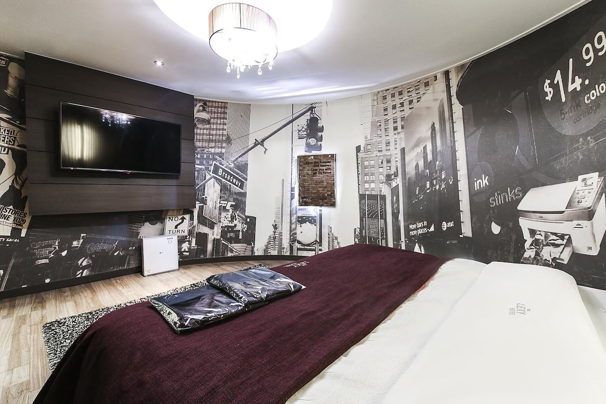 Desk, blackout curtains, free WiFi, bed sheets