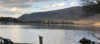 Doc's Lake house 1st floor, 2 bedroom apartment 