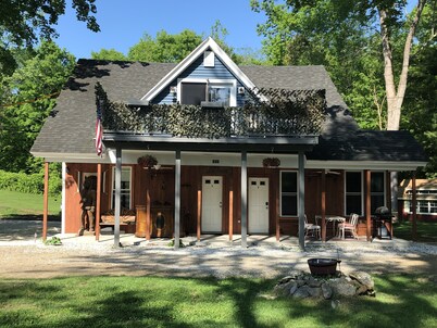 Doc's Lake house 1st floor, 2 bedroom apartment 