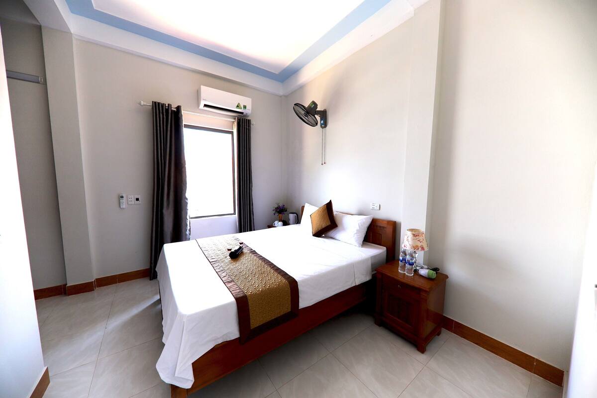 Premium bedding, Select Comfort beds, minibar, blackout curtains