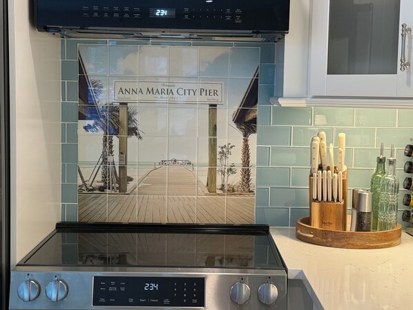 Fridge, microwave, oven, stovetop - PRIVATE HEATED POOL! 150 Steps to Beach! No property management fees!  (Holmes Beach)