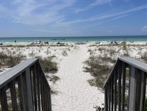 Beach nearby, sun loungers, beach towels