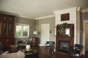 Interior - The Respite Boutique Hotel, Mockingbird A - Queen Suite (Paducah)