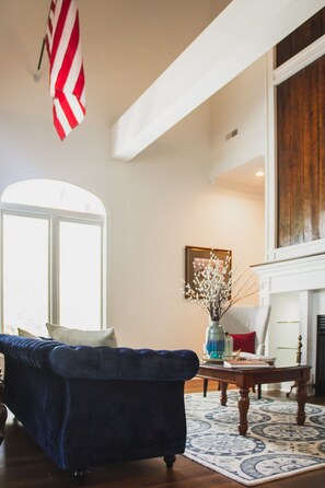 TV - The Respite Boutique Hotel, Mockingbird A - Queen Suite (Paducah)