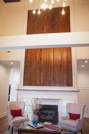 Interior - The Respite Boutique Hotel, Mockingbird B - Queen Suite (Paducah)