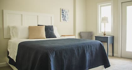 The Respite Boutique Hotel, Mockingbird B - Queen Suite