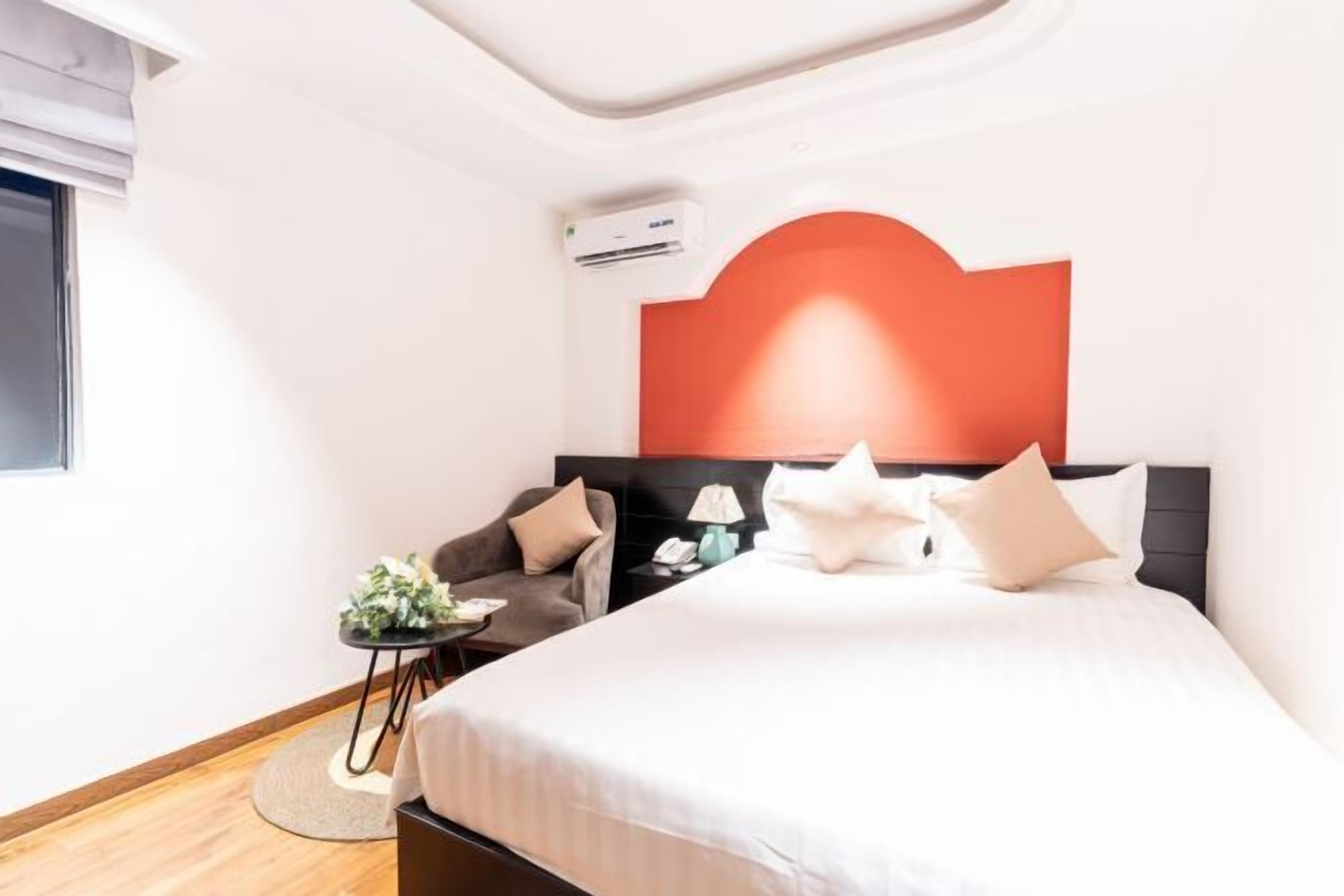 Minibar, in-room safe, individually decorated, desk