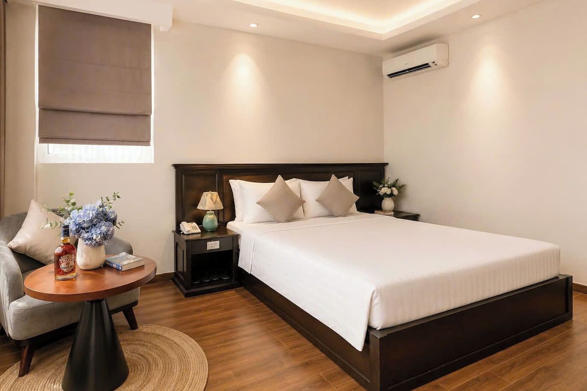 DELUXE DOUBLE | Minibar, két bảo mật tại phòng, bàn, màn/rèm cản sáng